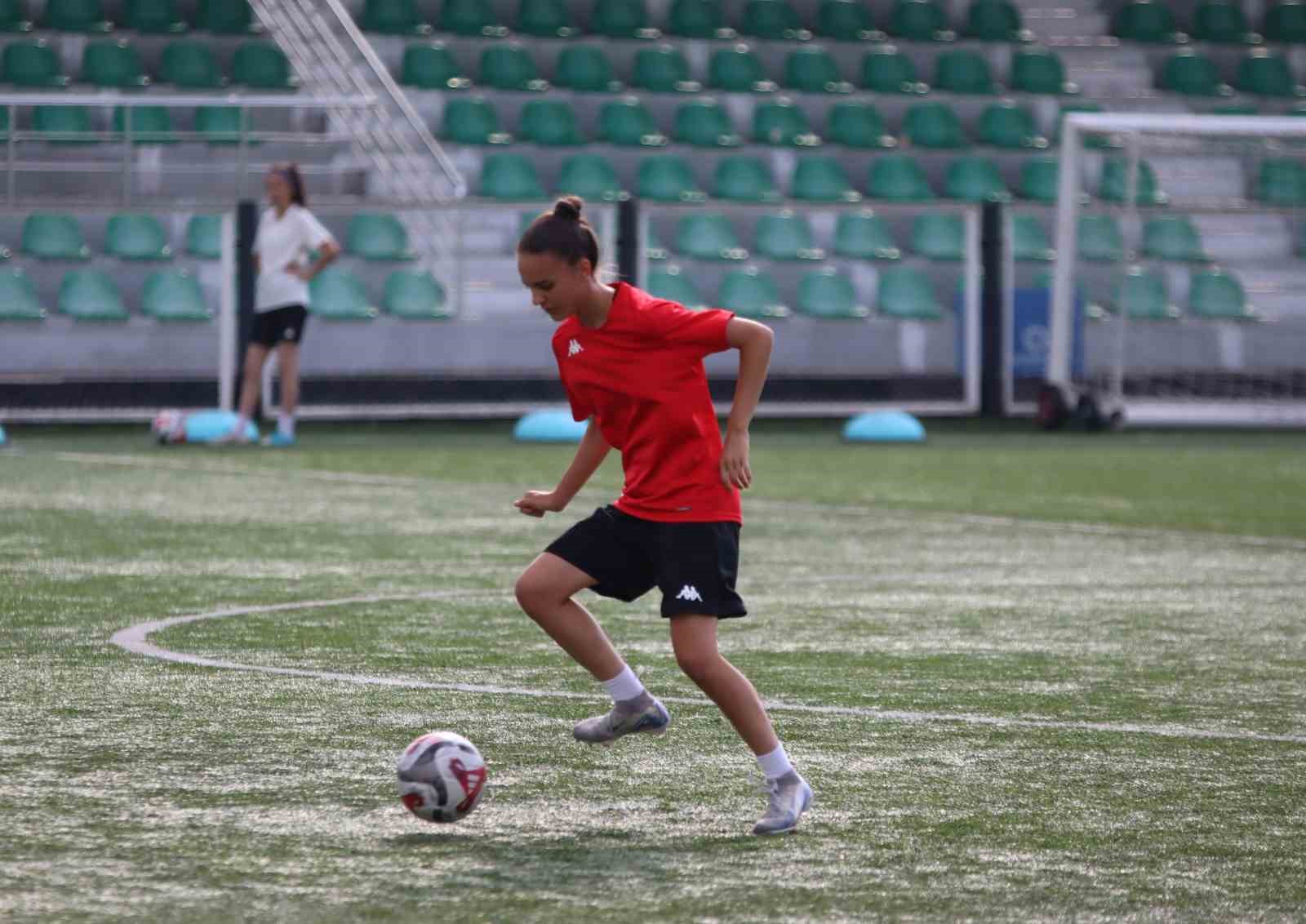 kayseri kadin futbol kulubu super lige hazirlaniyor 5 gFOKm7pH