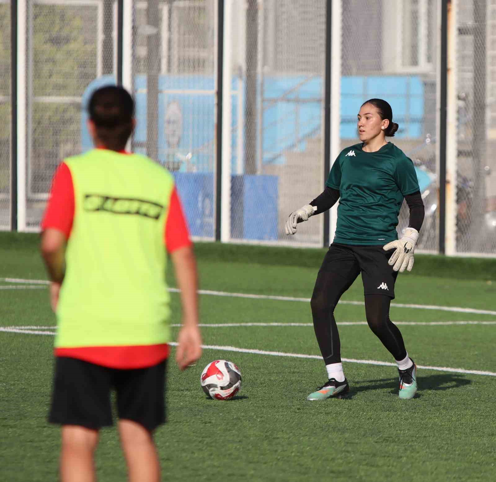 kayseri kadin futbol kulubu super lige hazirlaniyor 8 AMtrCqpW