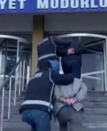 kayseri-polisinden-sahte-plaka-operasyonu-2-gozalti-Ph39NCM8.jpg