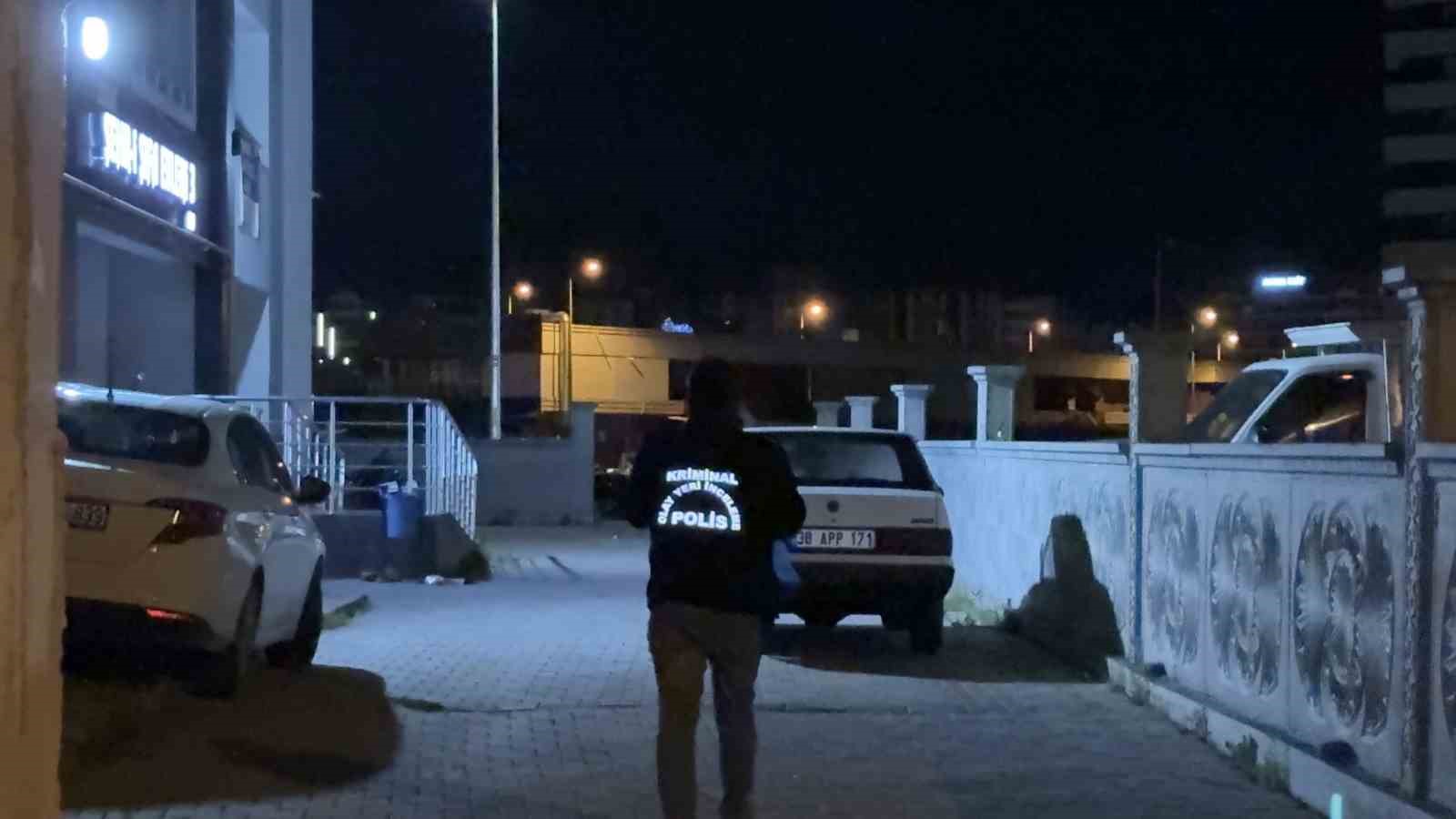 kayseride 1 kisinin oldugu 2 kisinin de yaralandigi bicakli kavganin goruntuleri ortaya cikti 4 ifu9L5Wk