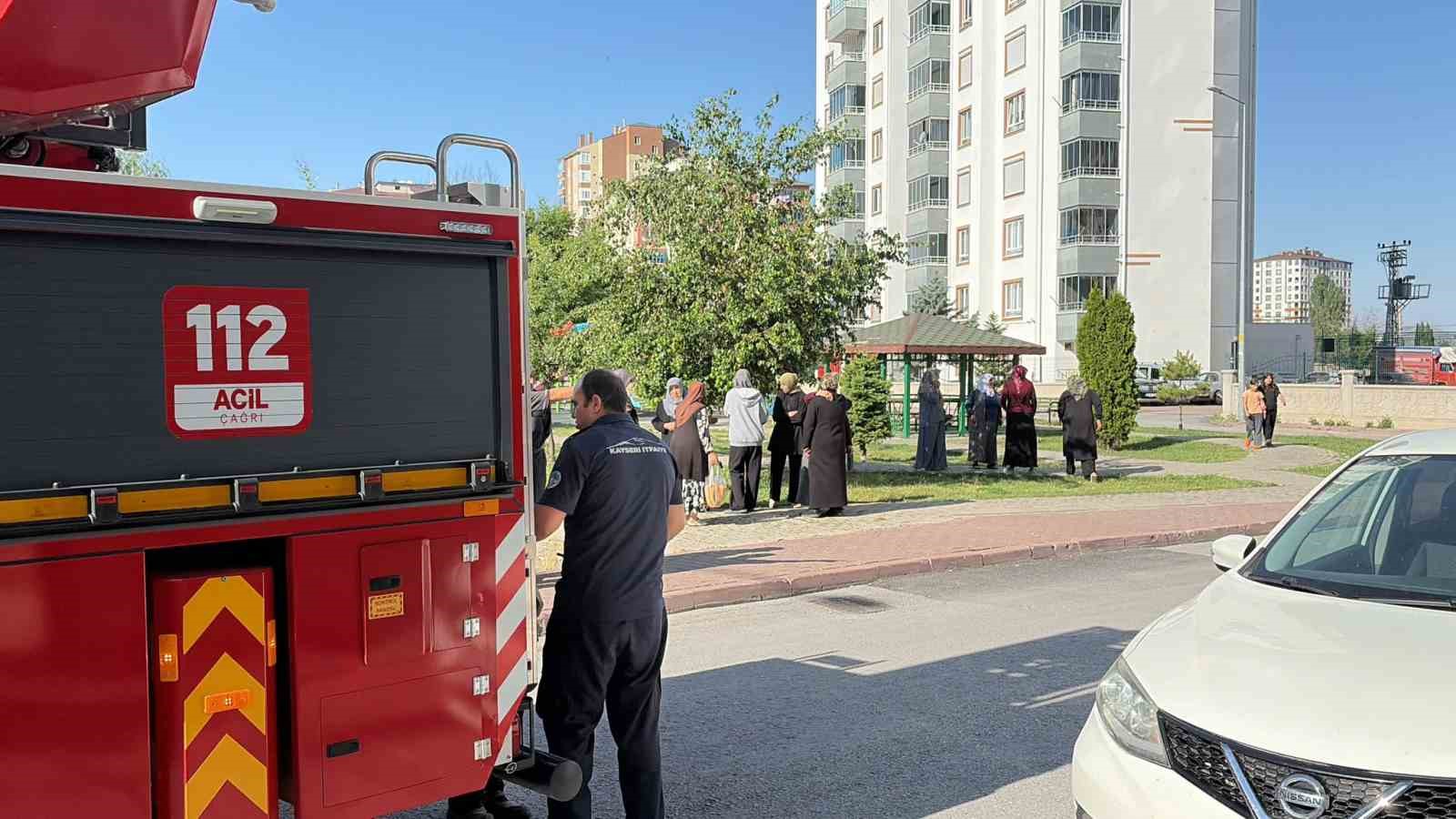 kayseride 12 katli binanin gorevli dairesinde yangin 3 ke8uv6Hm