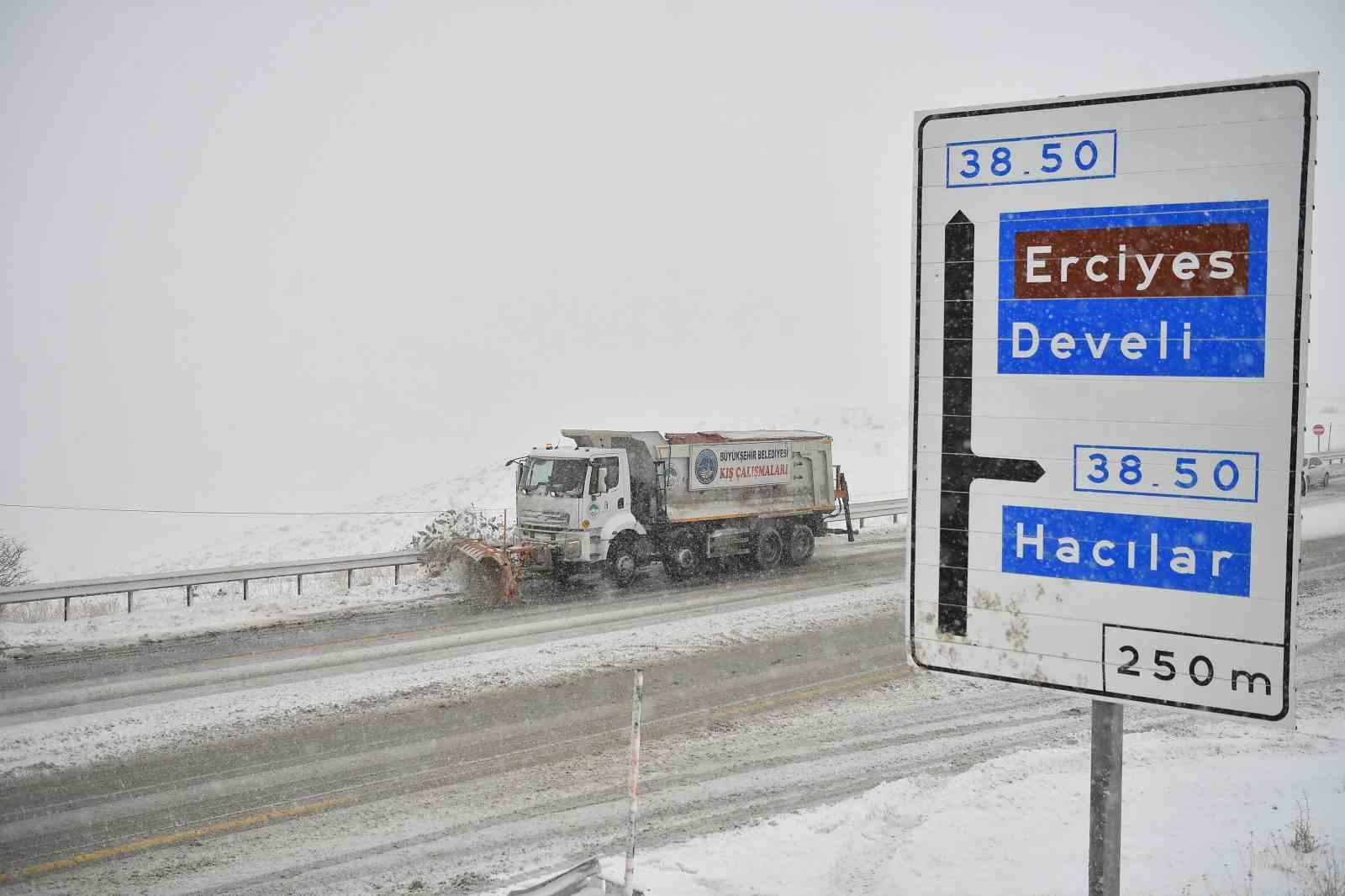 kayseride 137 mahalle yolu kapali 0 LZdcPNGT