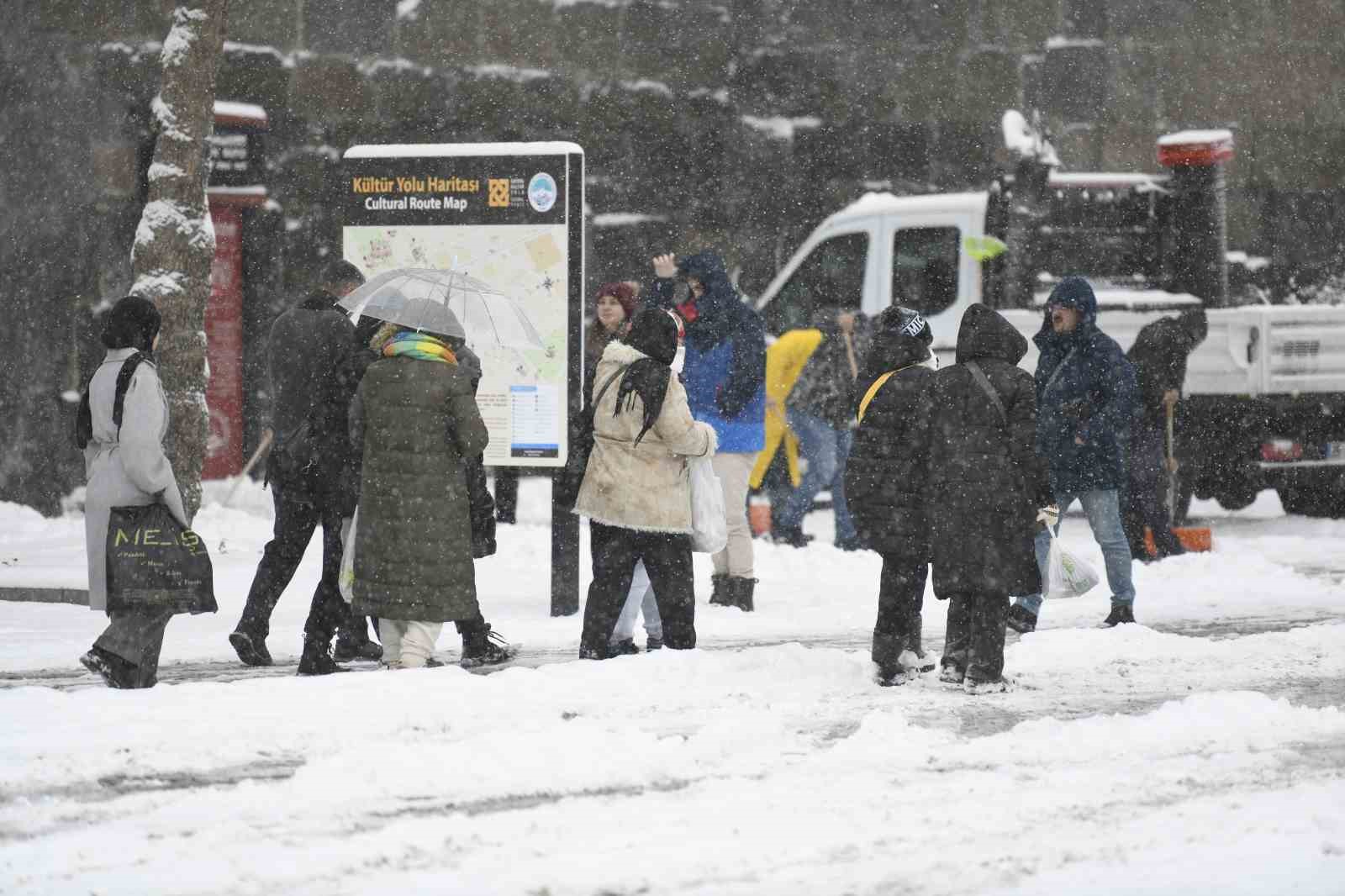 kayseride 137 mahalle yolu kapali 5 GEkia1cq