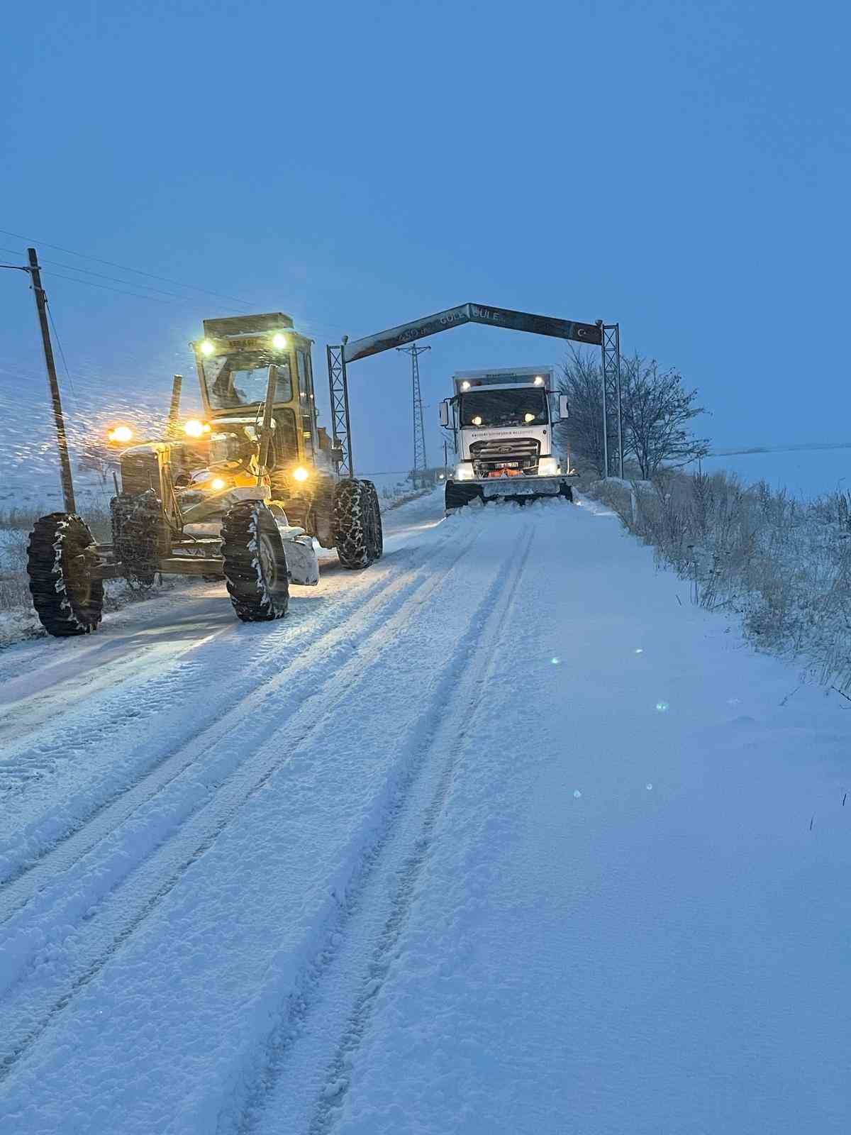 kayseride 146 yol acildi 26 yol ise ulasima kapali 4 qRjSy1Kc