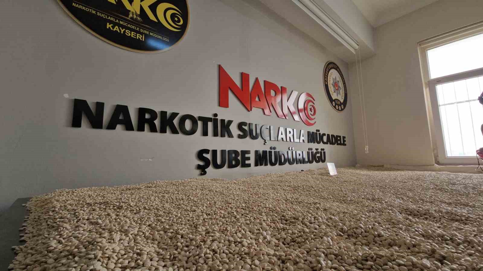 kayseride 214 kilo uyusturucu madde ele gecirildi 2 inHv2hKR