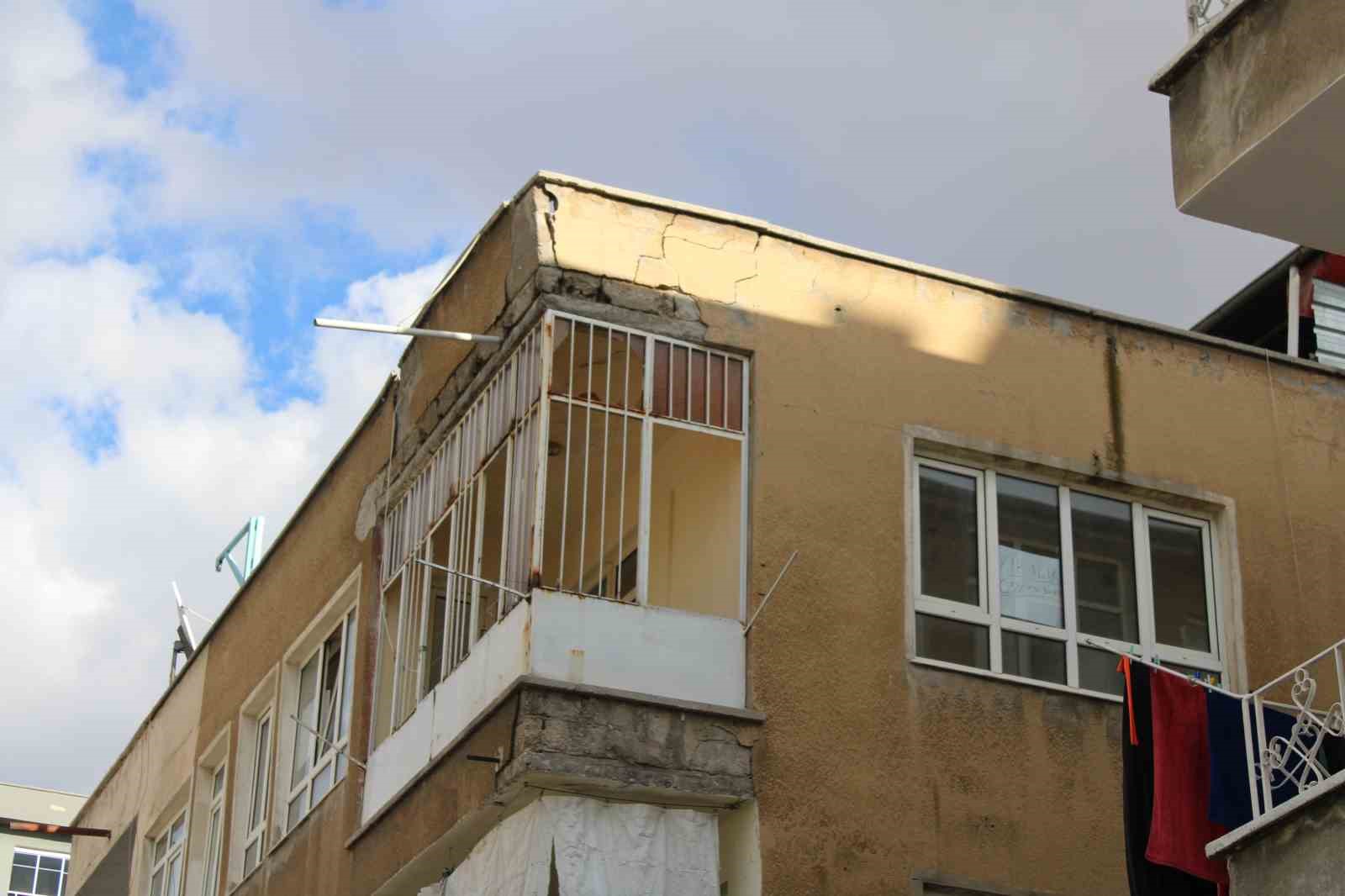 kayseride 3 katli bina yikilma tehlikesi nedeniyle bosaltildi 3 wwtUGRuv