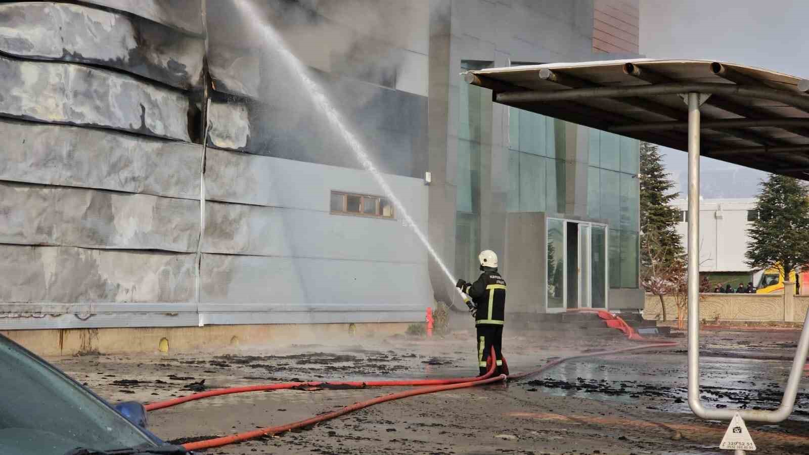 kayseride 3 kisinin oldugu fabrika yangiyla ilgili 7 kisinin yargilanmasina devam edildi 3 PuthMhwv