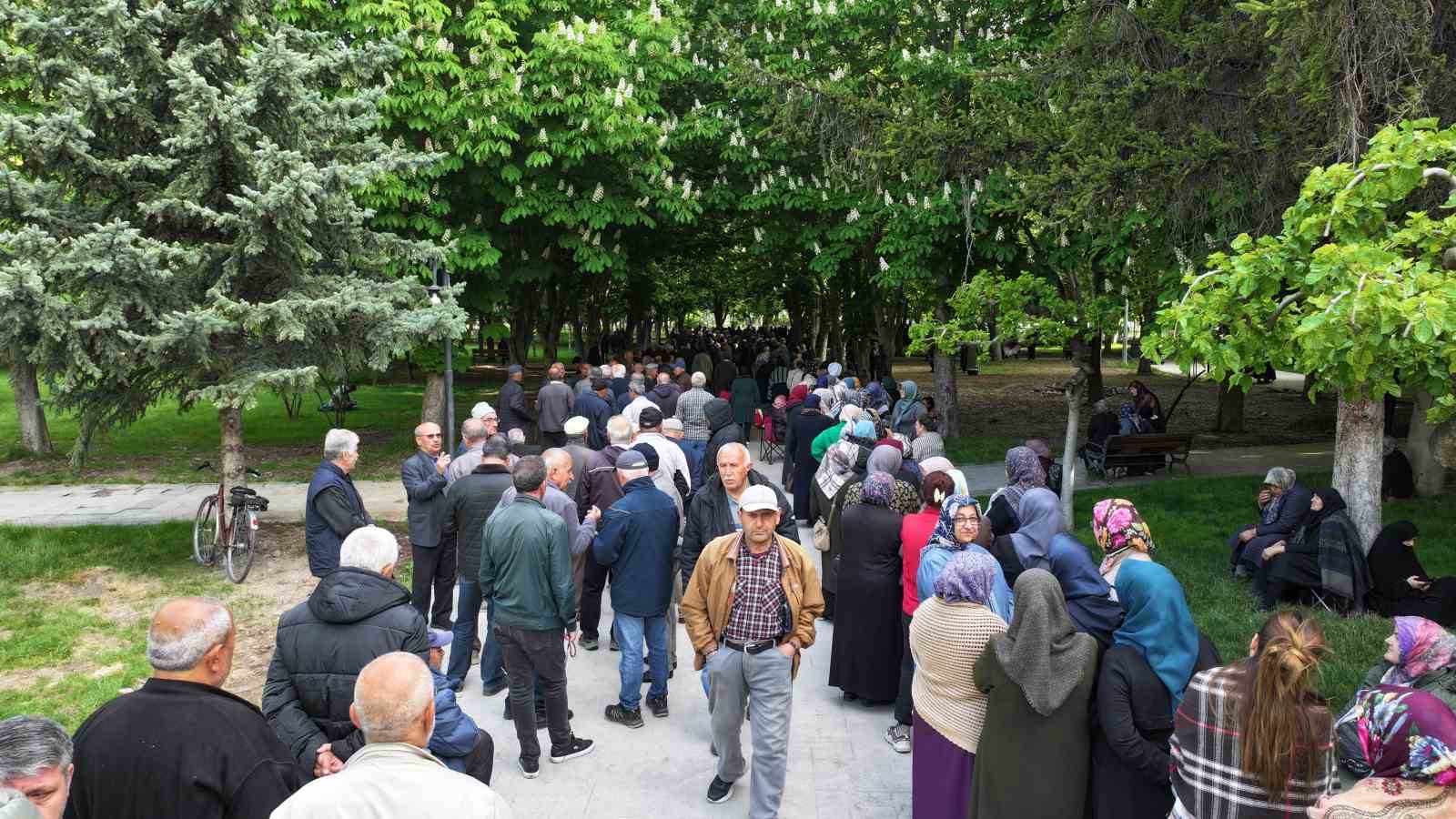 kayseride 300 bin kok organik domates fidesine yogun ilgi 7 WTeiyhHa