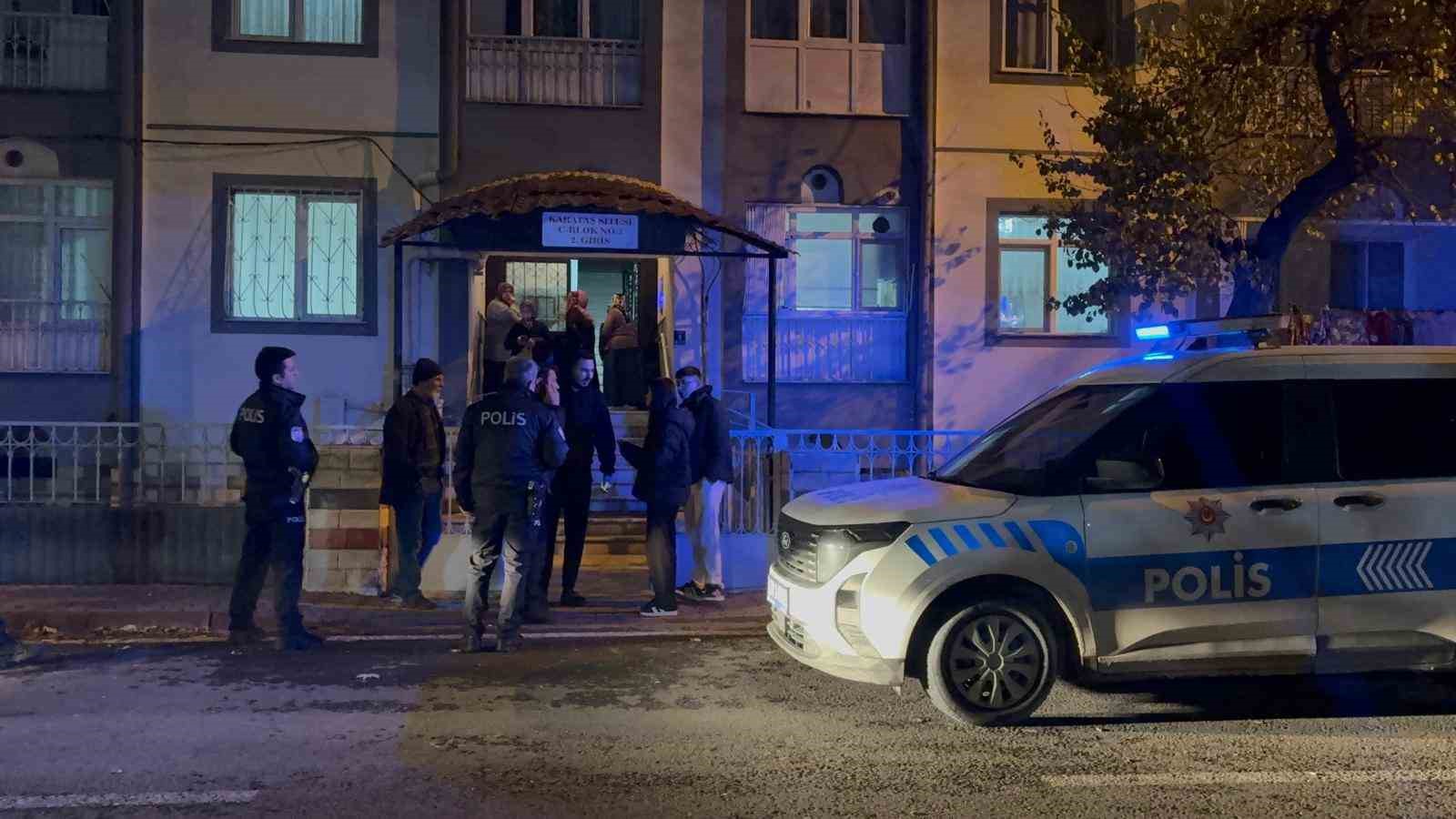 kayseride 4 kattan dusen genc kiz agir yaralandi 2 C2cnW1A3