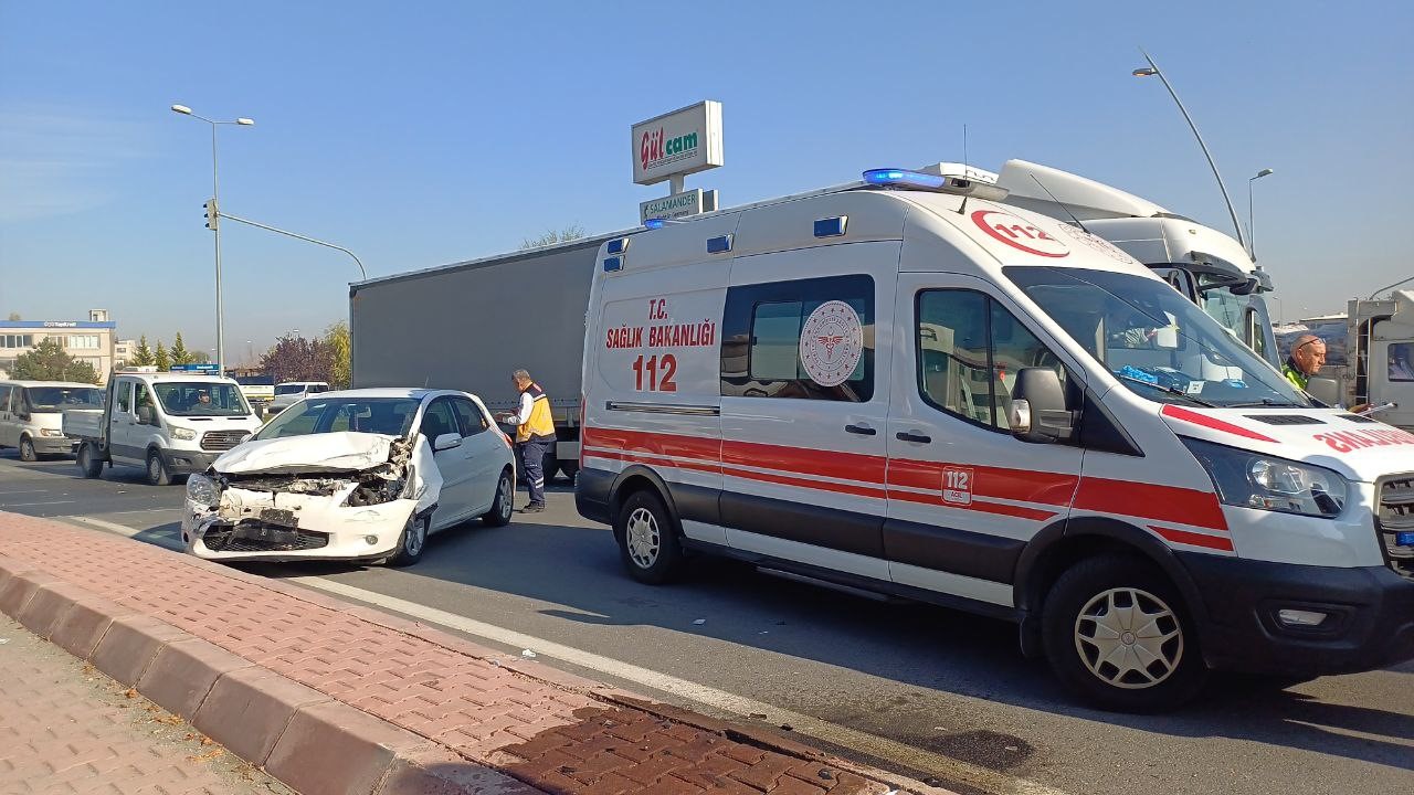 Kayseri’de 5 araç birbirine girdi: 5 yaralı 4 kayseride 5 arac birbirine girdi 5 yarali 0 L6cQNtHe