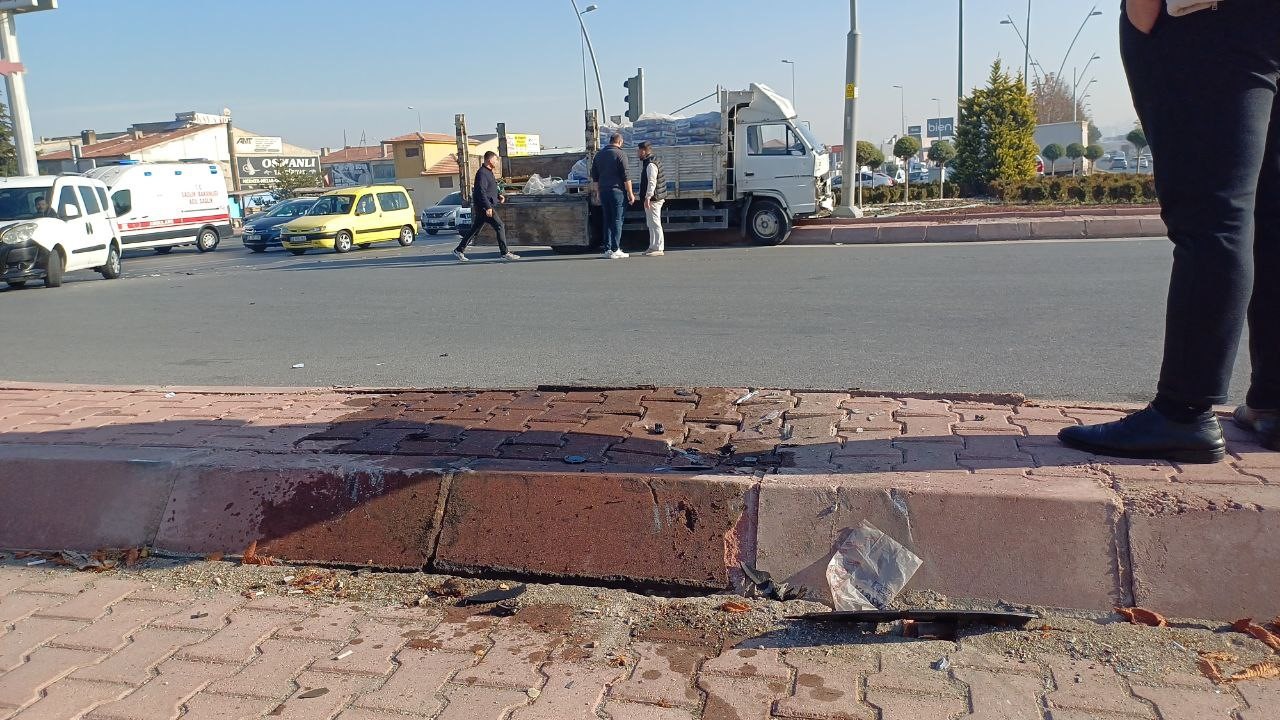 Kayseri’de 5 araç birbirine girdi: 5 yaralı 7 kayseride 5 arac birbirine girdi 5 yarali 3 XAGKwSFb