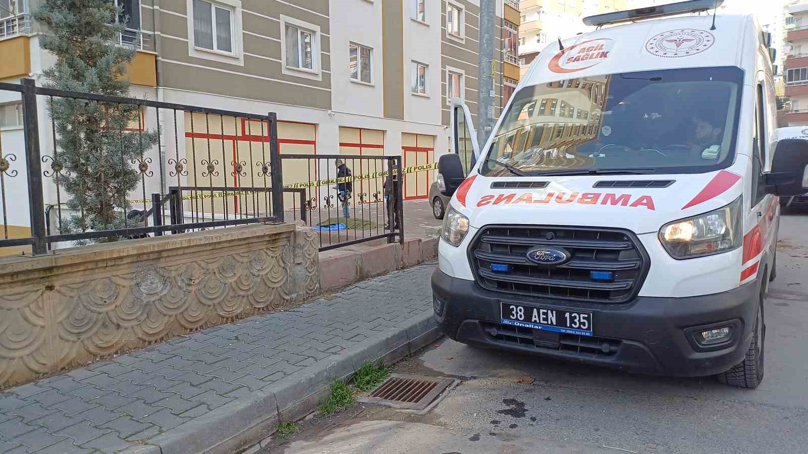 Kayseri’de 8. kattan düşen kadın öldü 4 kayseride 8 kattan dusen kadin oldu 0