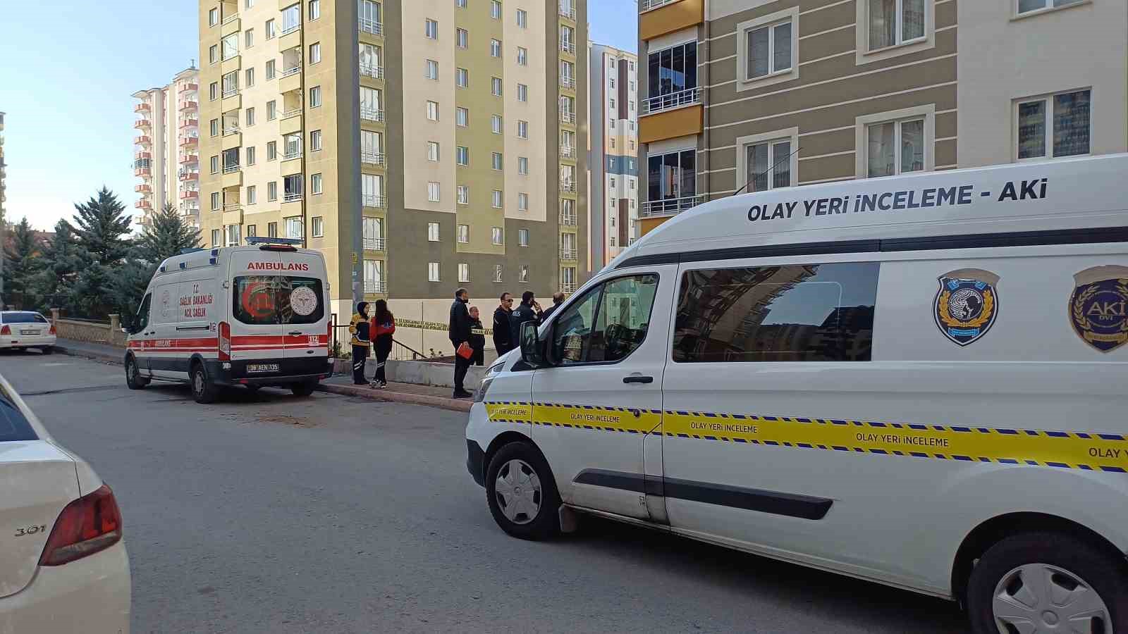 Kayseri’de 8. kattan düşen kadın öldü 5 kayseride 8 kattan dusen kadin oldu 1 B2vWc6Rs
