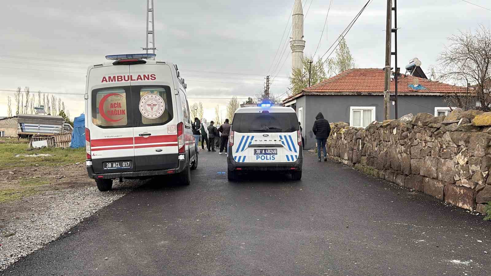 Kayseri’de akrabalar arasında kavga: 3 yaralı 5 kayseride akrabalar arasinda kavga 3 yarali 1 IGQafTYU