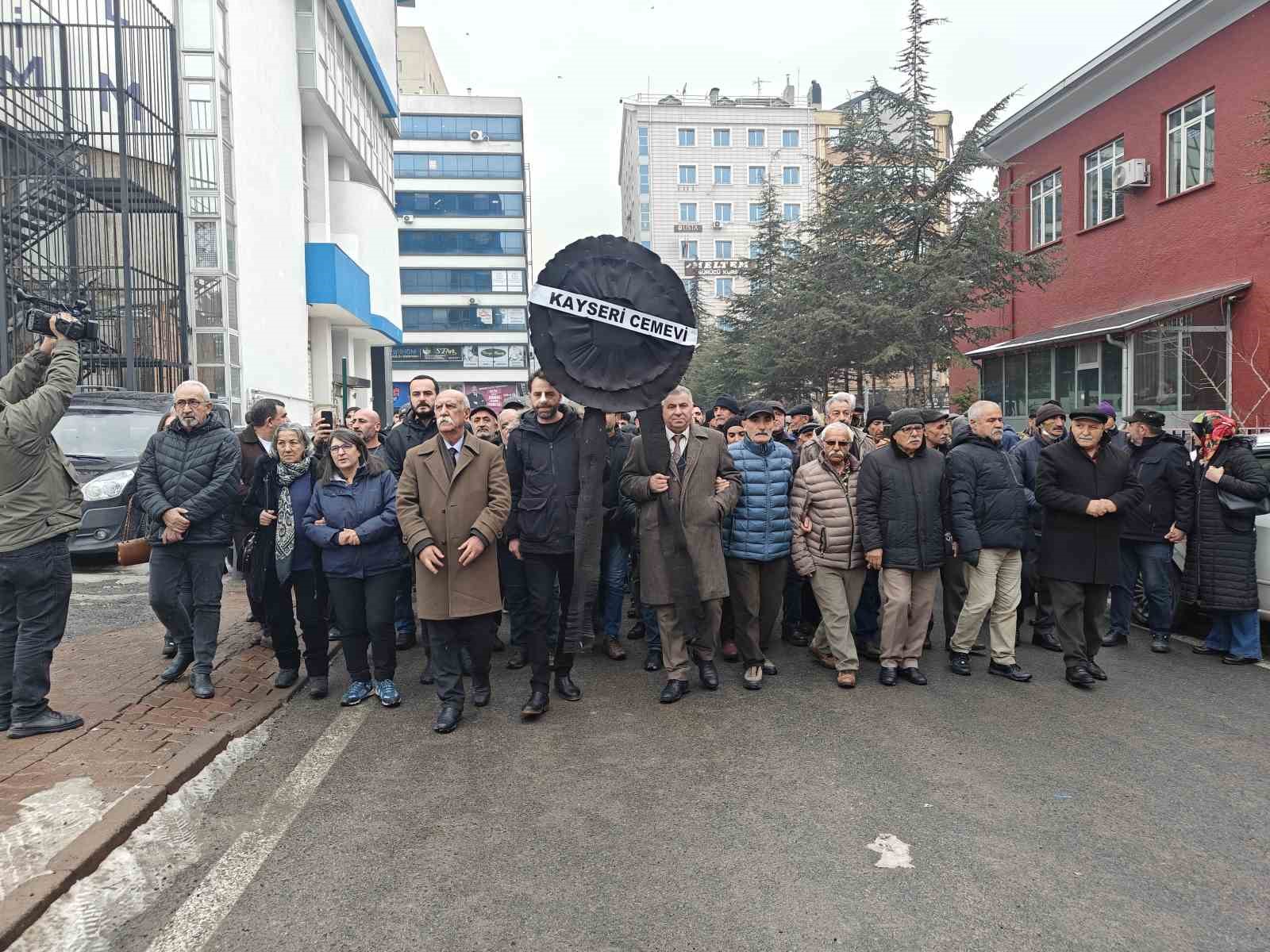 kayseride alevi orgutlerden chp il baskanligina siyah celenkli tepki 0 6cGIJUu5