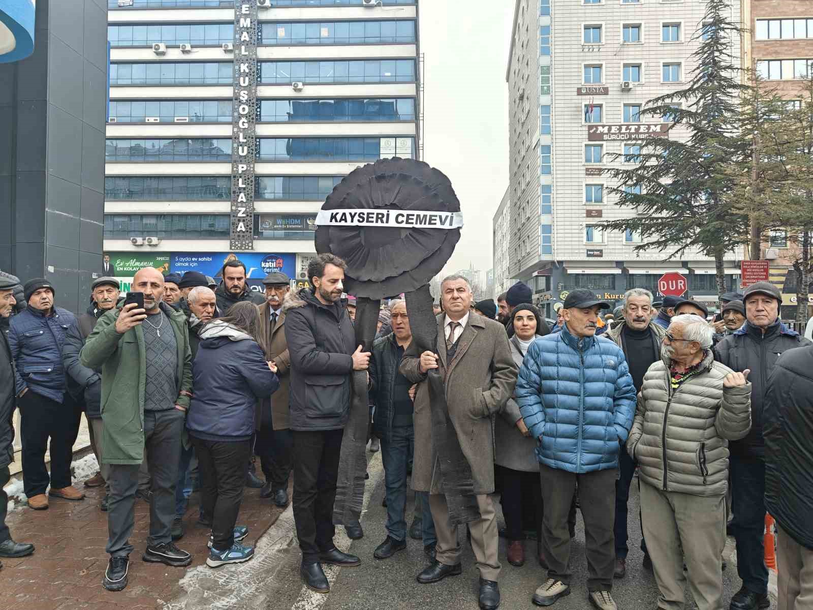 kayseride alevi orgutlerden chp il baskanligina siyah celenkli tepki 3 rWAfj8fV