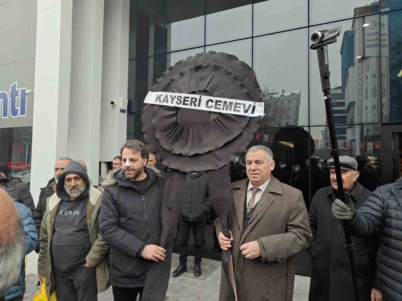kayseride alevi orgutlerden chp il baskanligina siyah celenkli tepki 4 rlRWgCFE