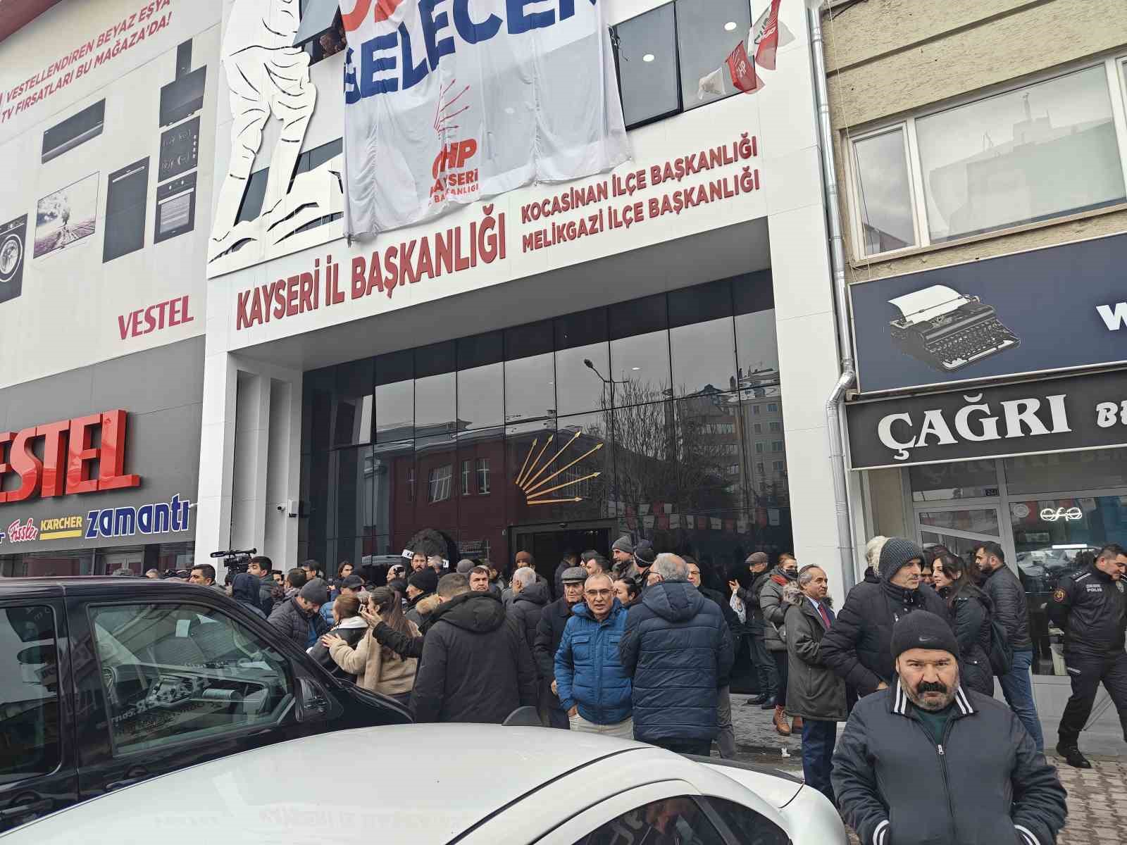 kayseride alevi orgutlerden chp il baskanligina siyah celenkli tepki 5 tP3XZeAt