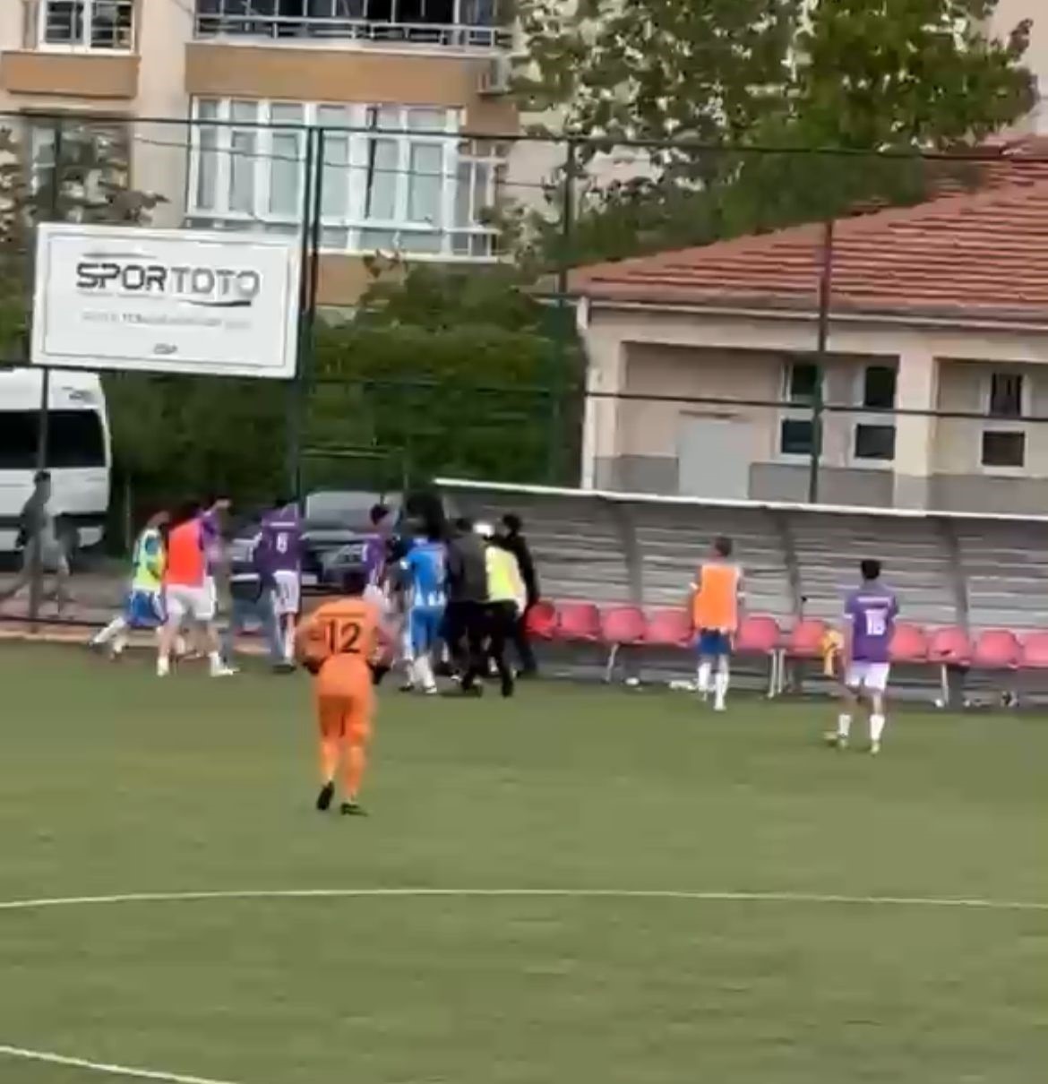 Kayseri’de amatör maçta hakeme saldırı 7 kayseride amator macta hakeme saldiri 3 kaOP7DLe
