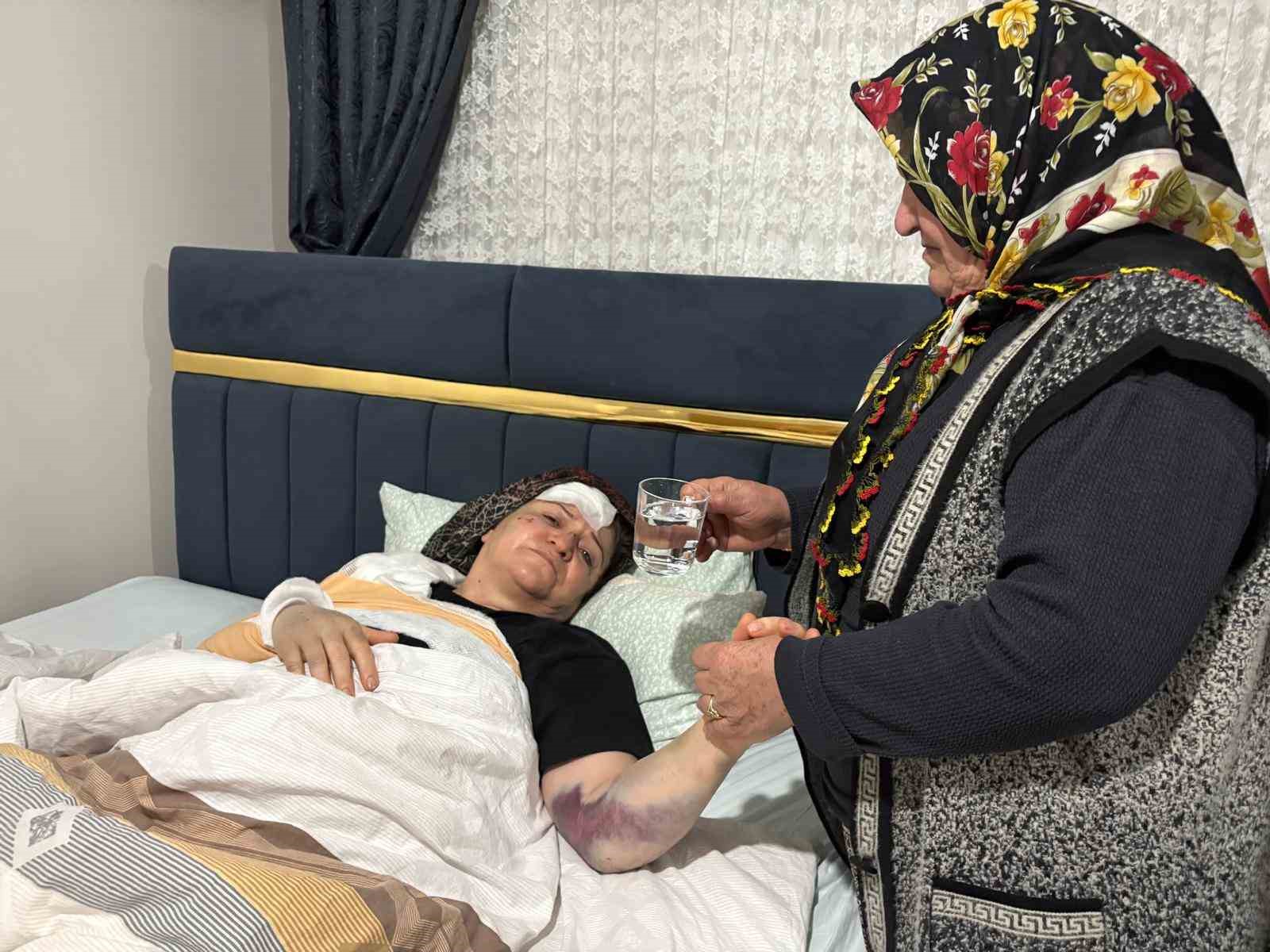 kayseride aracin refujdeki yayalarin arasina daldigi kazada kamerada 0