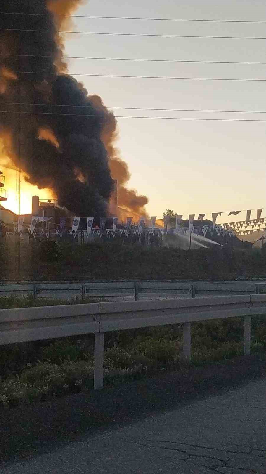 kayseride asfalt santiyesinde bitum tanki alev aldi 4 rzppVNCp