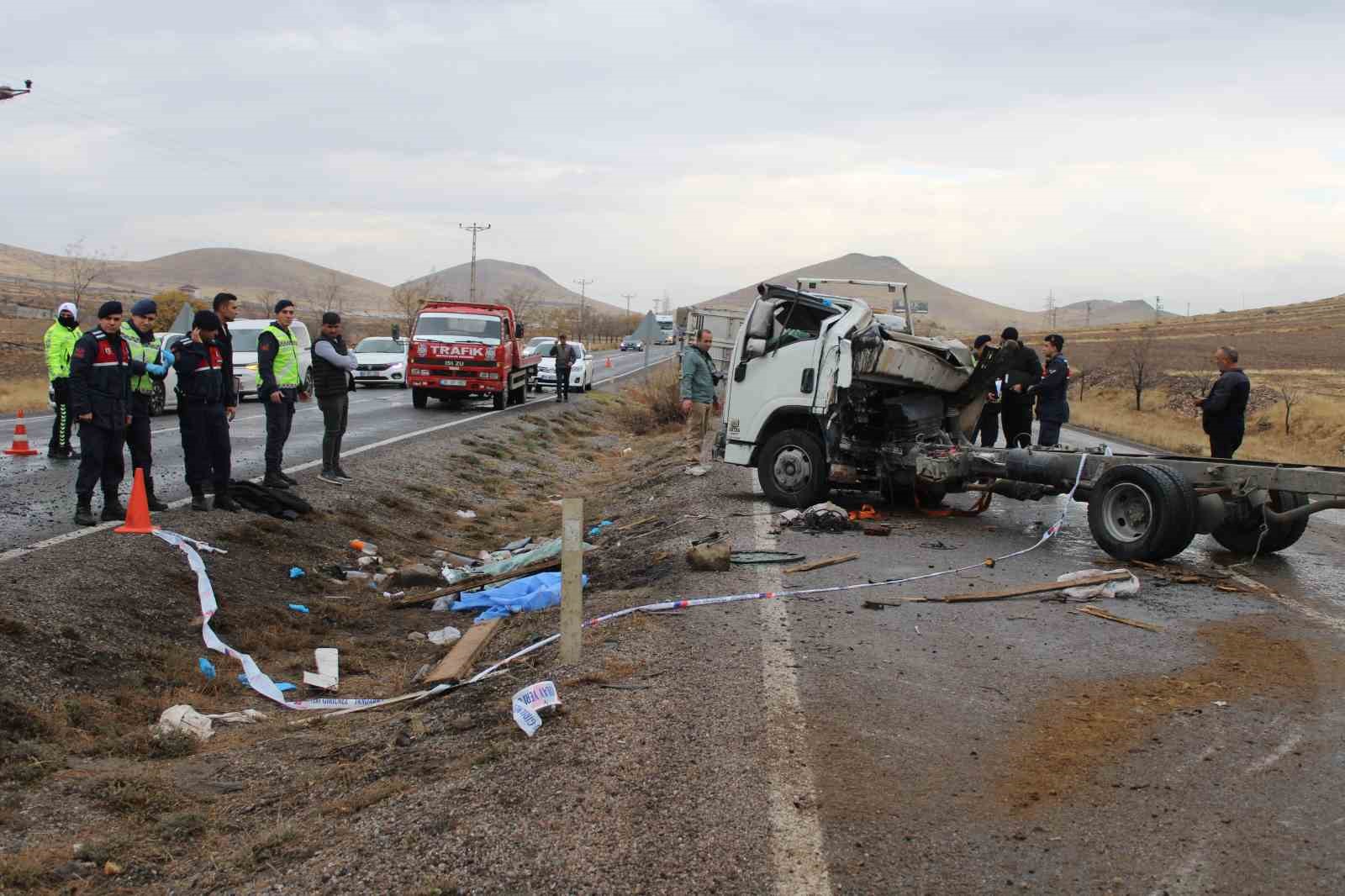 kayseride ayni yolda 2 kaza 1 olu 2 yarali 1 COGMUUOP