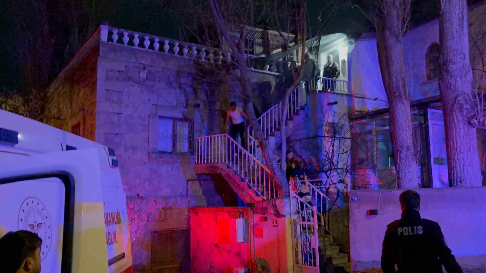 kayseride bacagindan yaralanan sahis ekiplerin ikazina ragmen tutun yakti 3 RNi1NIKS