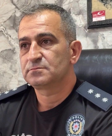 kayseride-baskomiserden-duygu-dolu-emeklilik-anonsu-WA3BsjMc.jpg