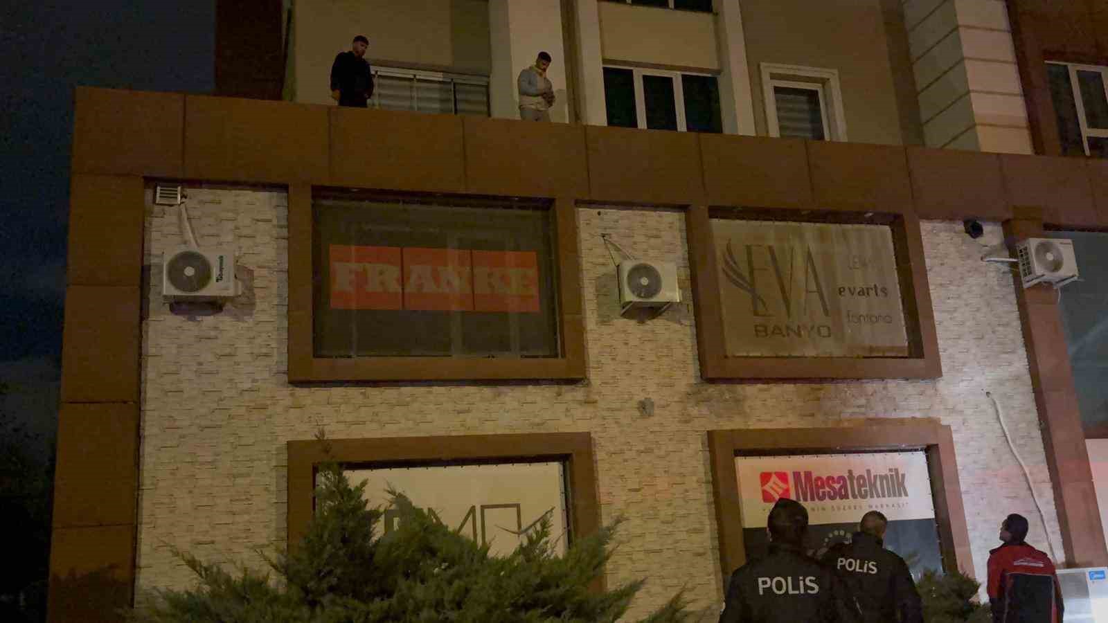 kayseride bir garip olay 3uncu kattan carsafla indiler 2 gozalti 1 Bty8jmtA