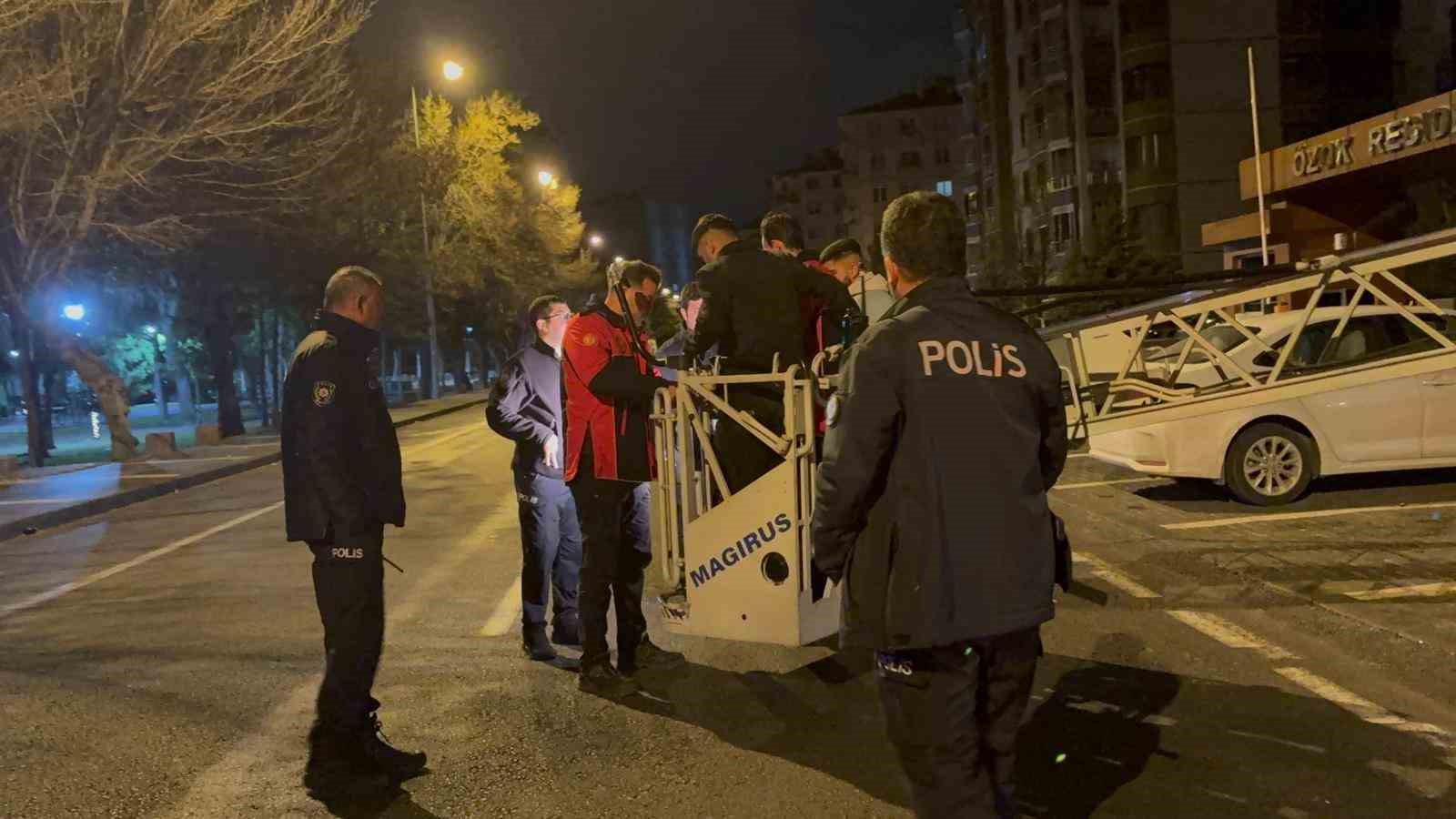 kayseride bir garip olay 3uncu kattan carsafla indiler 2 gozalti 3 jPv5VHDr