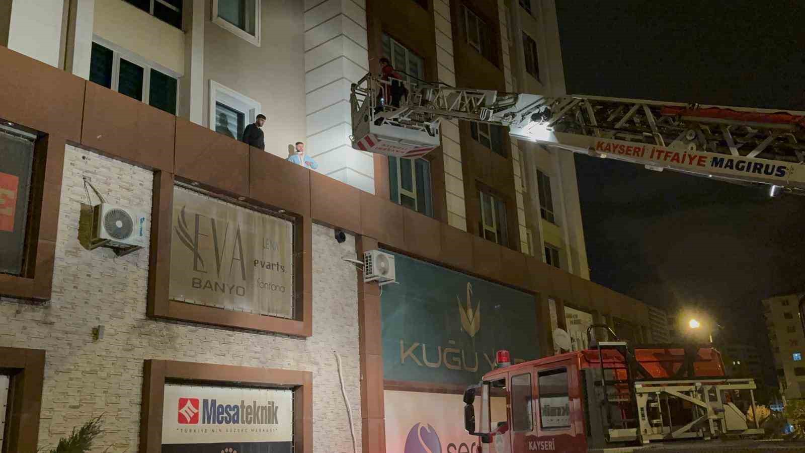 kayseride bir garip olay 3uncu kattan carsafla indiler 2 gozalti 5 BMuZ7pCY