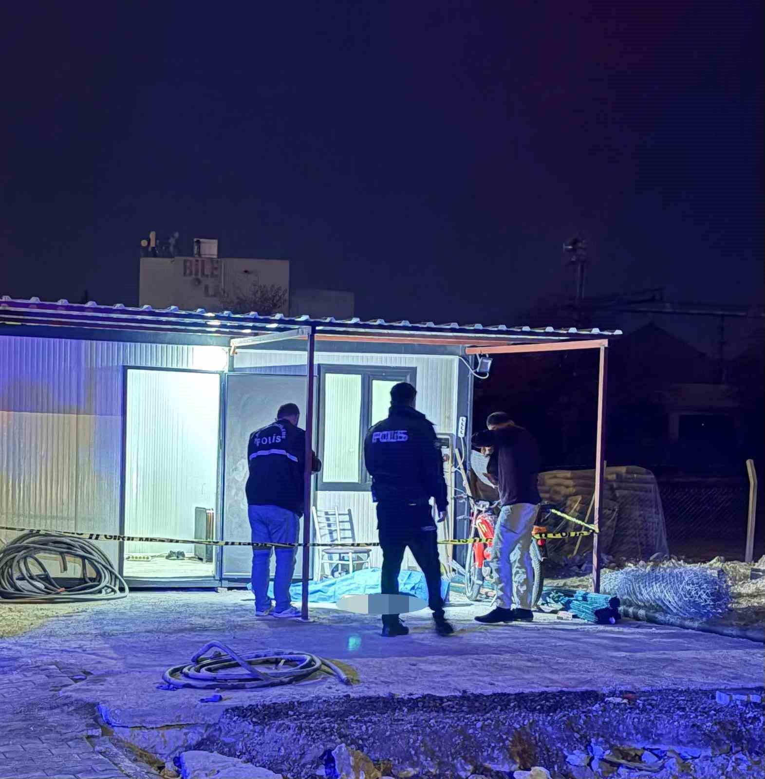 kayseride bir kisi bekci kulubesinin onunde olu bulundu 5 Ksf71m9t