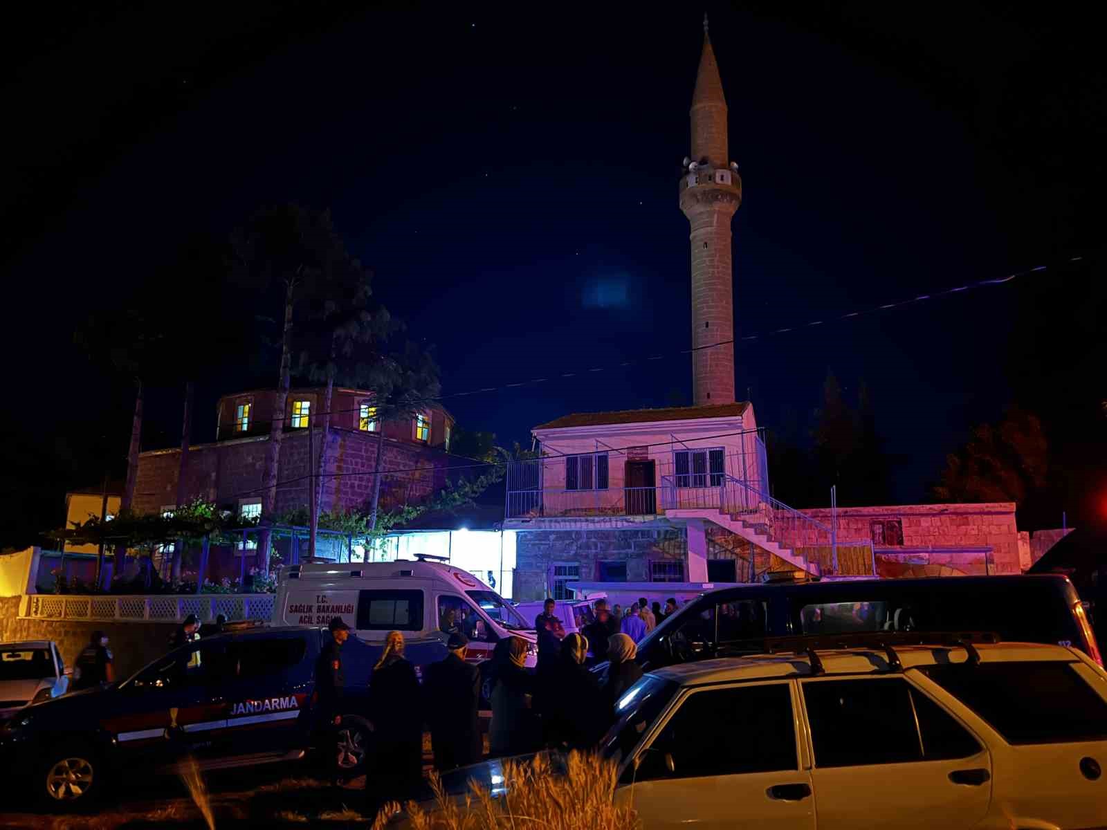 kayseride cami cemaatine bicakli saldiri 2 olu 4 IFNeD1wN