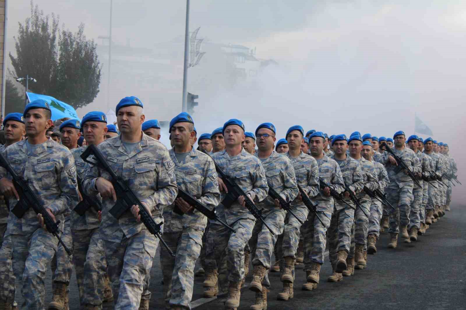 kayseride celik kanatli 29 ekim coskusu 10 G7I67uYZ