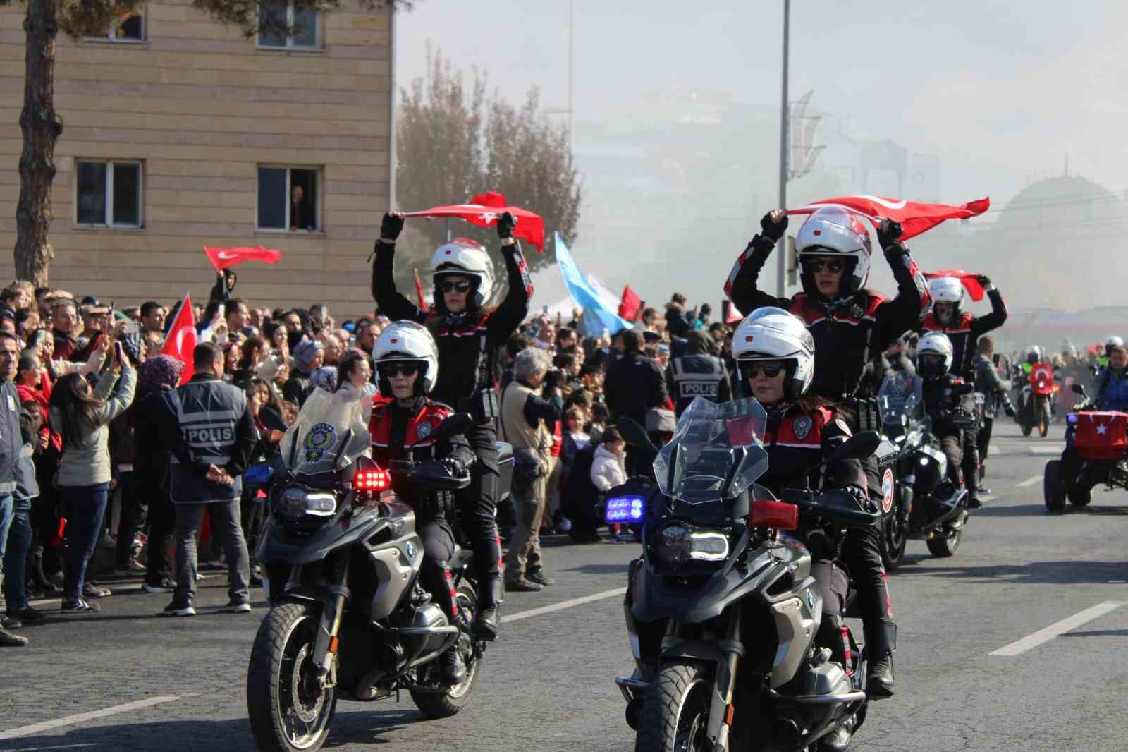 kayseride celik kanatli 29 ekim coskusu 12 FnjKdE5w