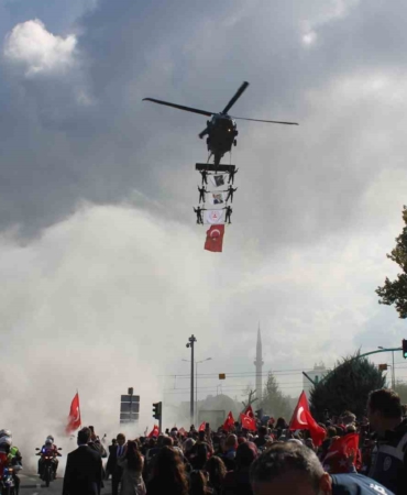 kayseride-celik-kanatli-29-ekim-coskusu-q6bsaQC2.jpg