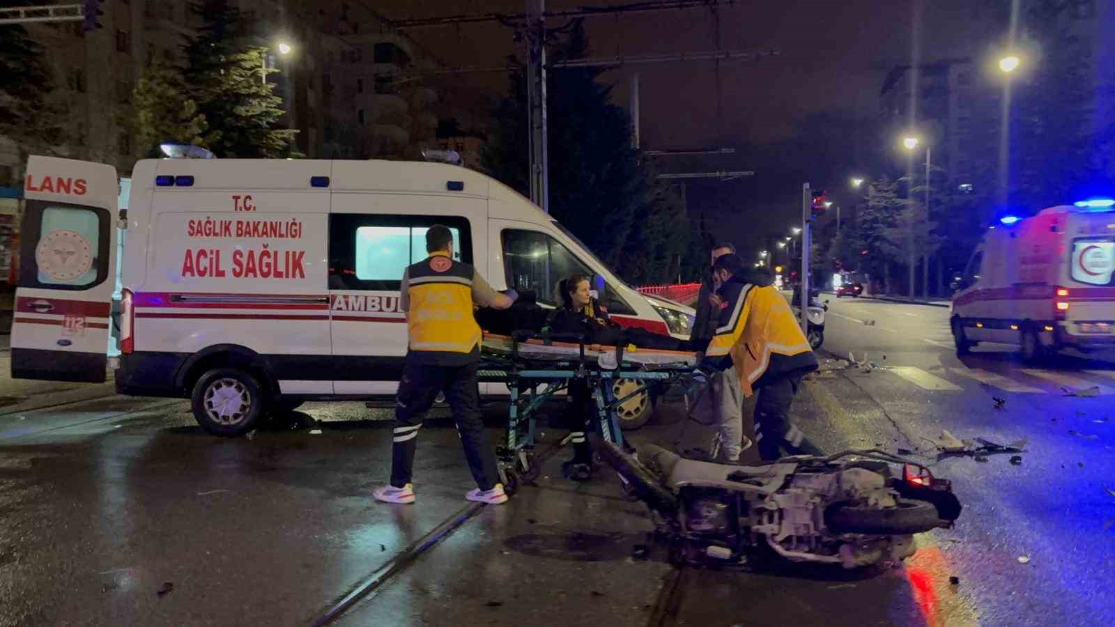 kayseride ciple otomobil carpisti 2 agir yarali 2 QApnm6UK