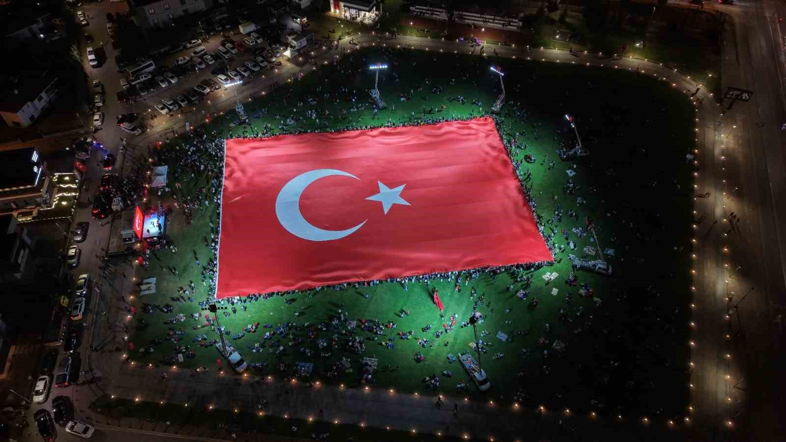 kayseride dunyanin en buyuk turk bayragi acildi 1 IOfFjQnD