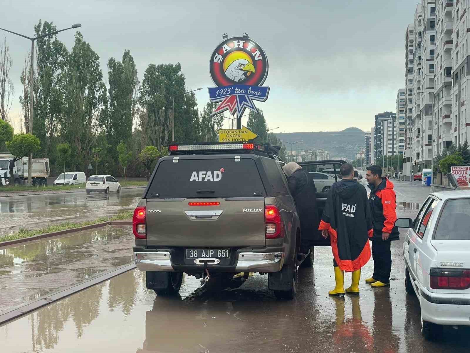 kayseride en cok yagis develiye dustu metrekareye 35 kilogram 3 34InMiKn