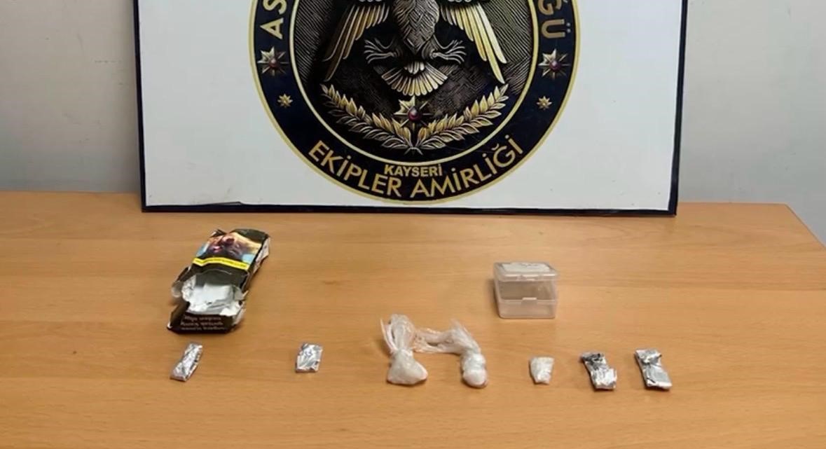 Kayseri’de eş zamanlı asayiş uygulaması: 148 aranan şahıs yakalandı 6 kayseride es zamanli asayis uygulamasi 148 aranan sahis yakalandi 2 UR8OKc4P