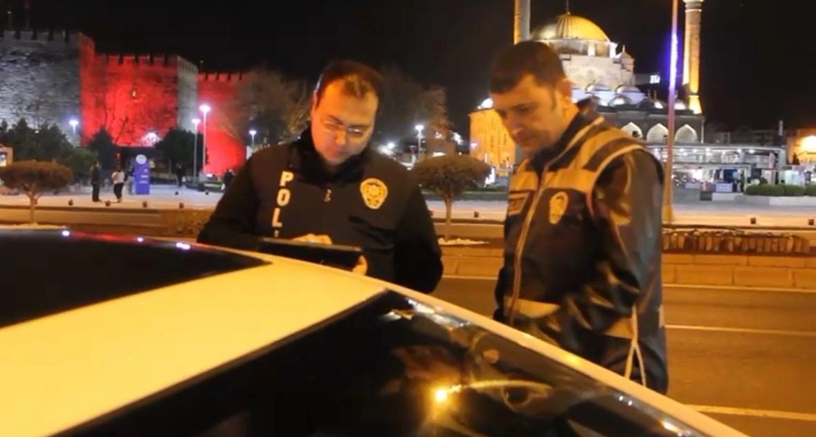 Kayseri’de eş zamanlı asayiş uygulaması: 148 aranan şahıs yakalandı 10 kayseride es zamanli asayis uygulamasi 148 aranan sahis yakalandi 6 pIQb6j9D