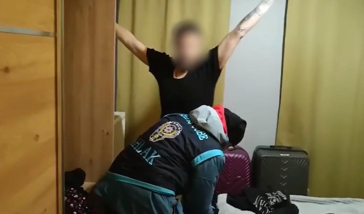 kayseride es zamanli fuhus operasyonu 6 sahis tutuklandi 3 JMc6q7MK