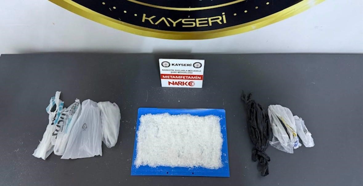 kayseride es zamanli uyusturucu operasyonu 3 gozalti 0 gWTVFh8R