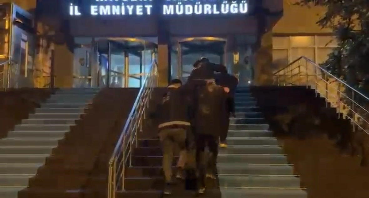 kayseride es zamanli uyusturucu operasyonu 3 gozalti 3 n2AJFryc
