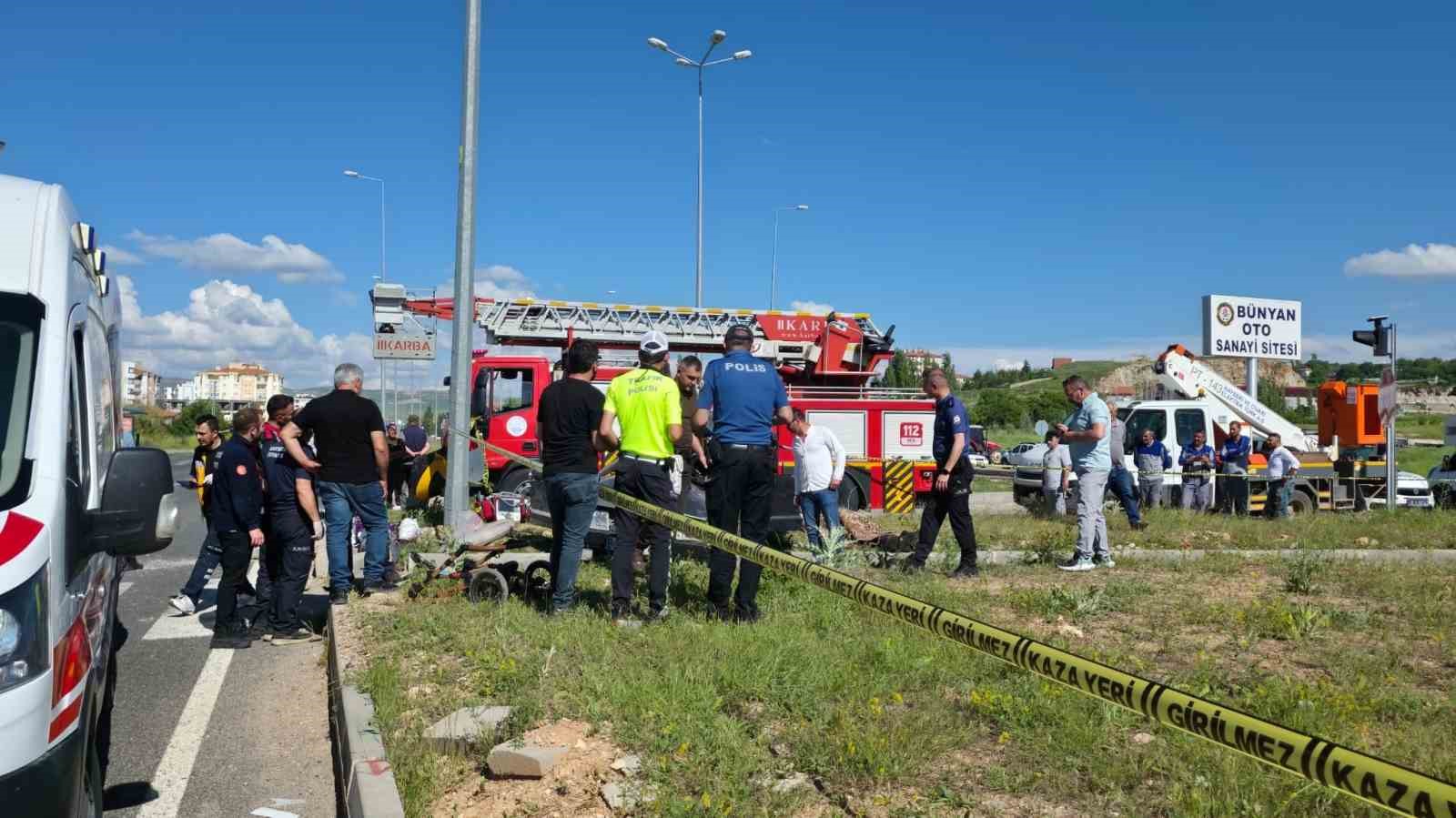kayseride feci kaza 2 olu 4 yarali 2 SpVjdHZf
