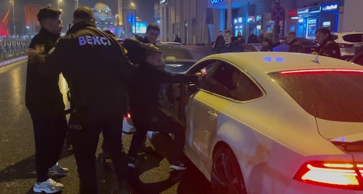 kayseride gece kulubunde cikan kavga sokaga tasti 0 ykbKLPR3