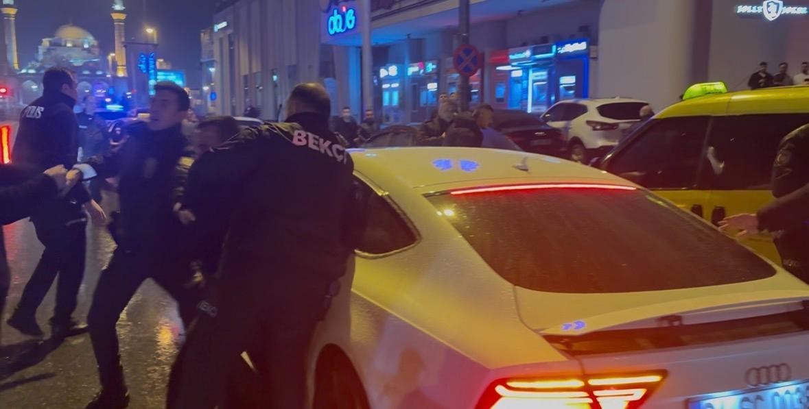 kayseride gece kulubunde cikan kavga sokaga tasti 1 f3twMMEl
