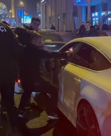 kayseride-gece-kulubunde-cikan-kavga-sokaga-tasti-vQ4PKdSK.jpg