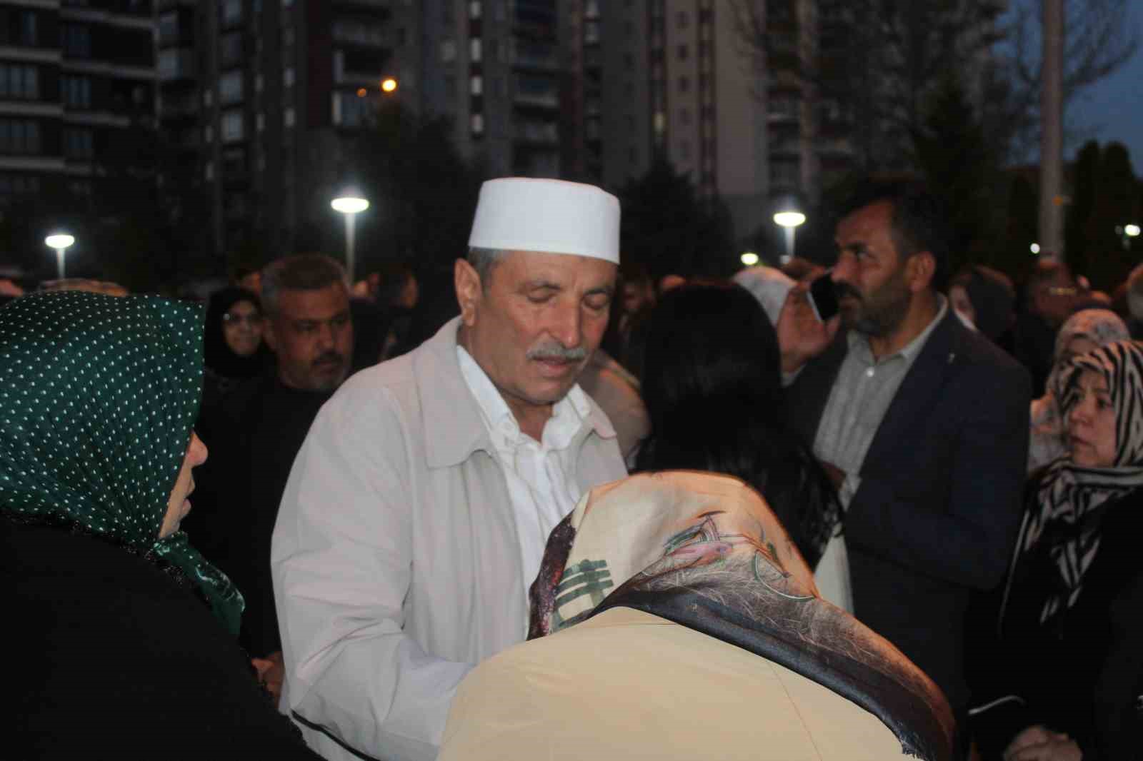 Kayseri’de hac kafilesi kutsal topraklara dualarla uğurlandı 7 kayseride hac kafilesi kutsal topraklara dualarla ugurlandi 3 lSrFPu3O
