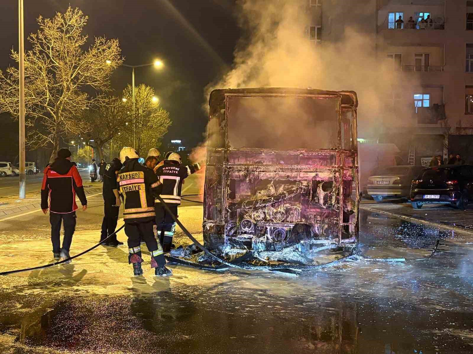 kayseride halk otobusu alev aldi 5 I1P4fcJj